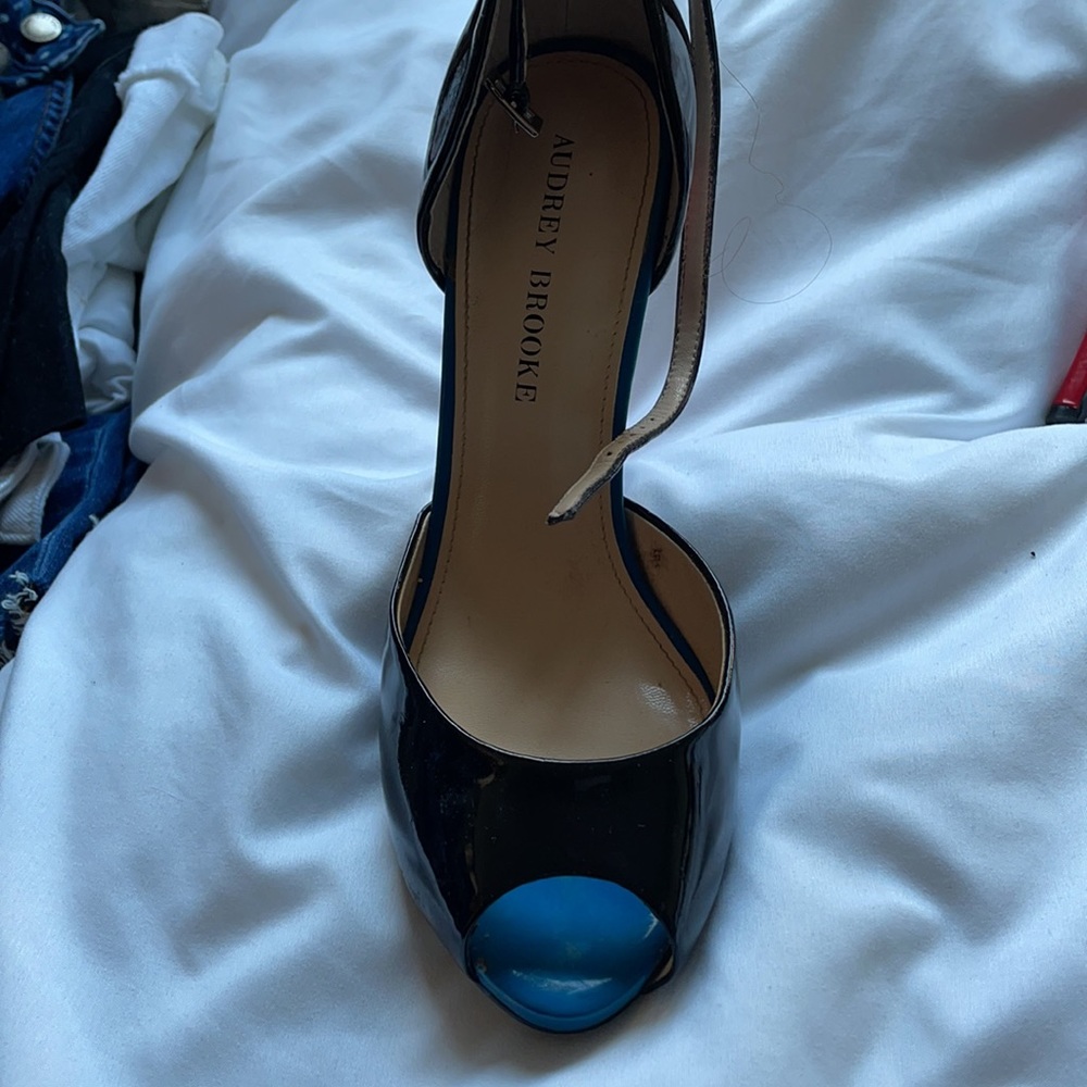 High heels - Picture 3 of 4